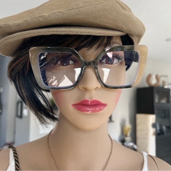 Quiet Luxury Boutique Accessories - ✨NEW Chic Oversized Black and Tan personality glasses